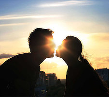 Kiss In Sun